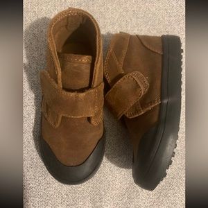 Old Navy chukka sneakers